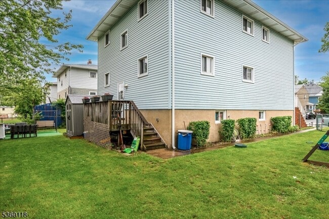 Building Photo - 18 Van Buren Ave