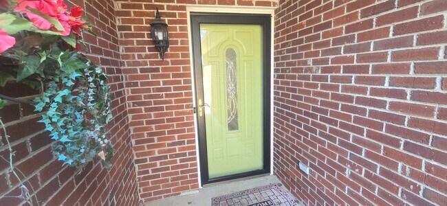 Building Photo - 3313 Fort Harrods Ct