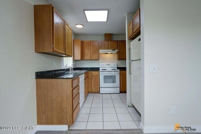 Building Photo - 430 E 14th Ave