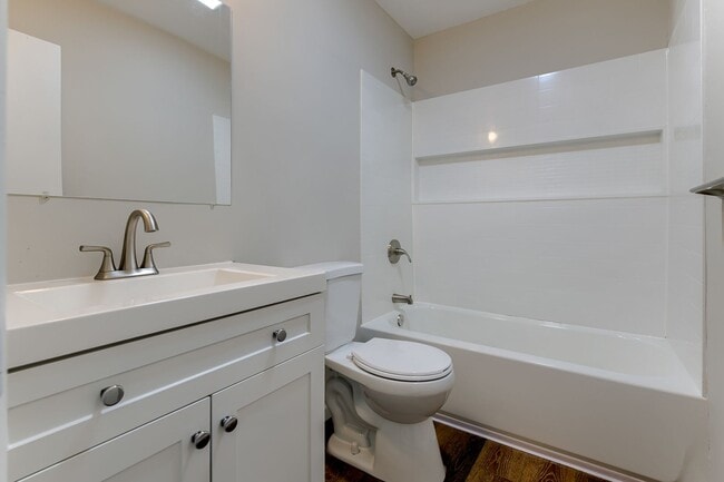 Building Photo - 602 SE 5th St