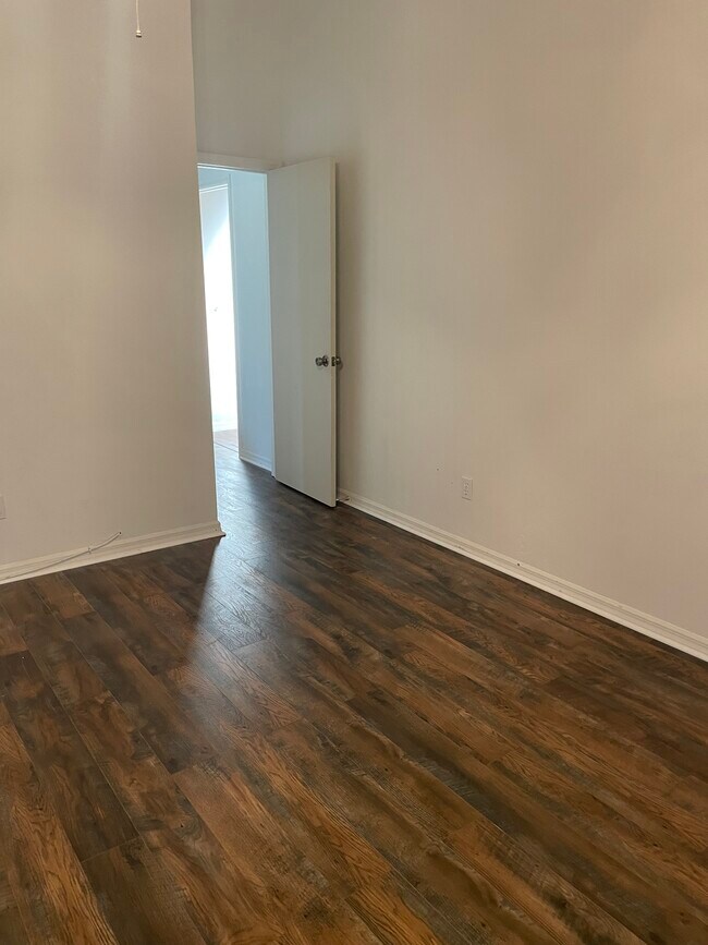 Building Photo - 6534 NW 37th Terrace