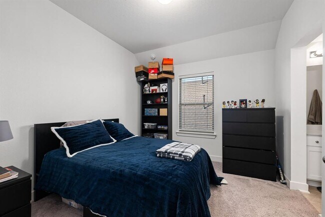 Building Photo - 4122 Basin Park Dr