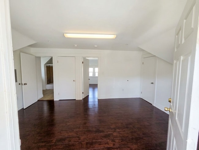 Building Photo - ARDMORE