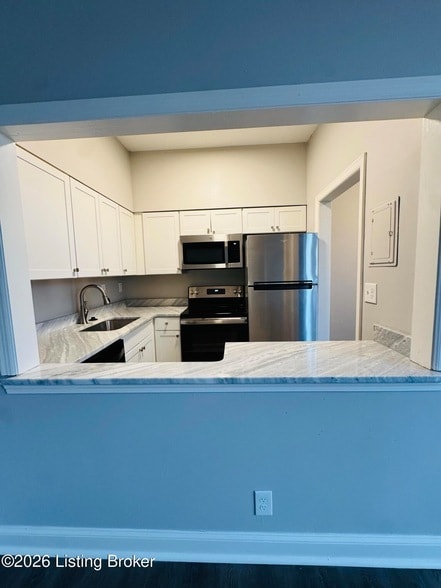 Building Photo - 153 Thierman Ln