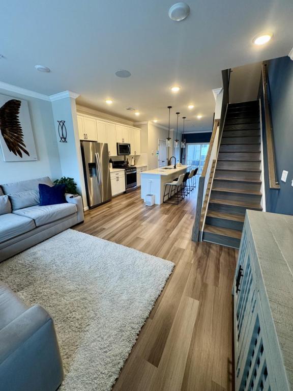 Building Photo - 211 Narrowleaf Way