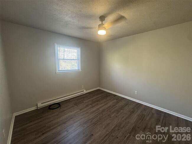 Building Photo - 337 Laurel St