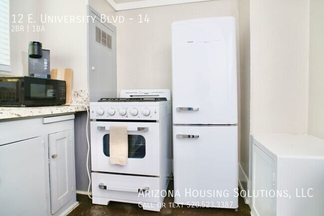 Building Photo - 12 E University Blvd