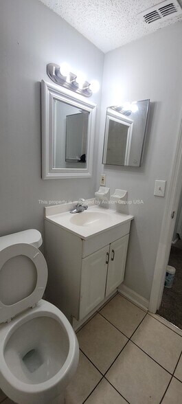 Building Photo - 2648 Sunrise Village Dr