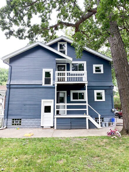 Building Photo - 625 Hawthorn Ave
