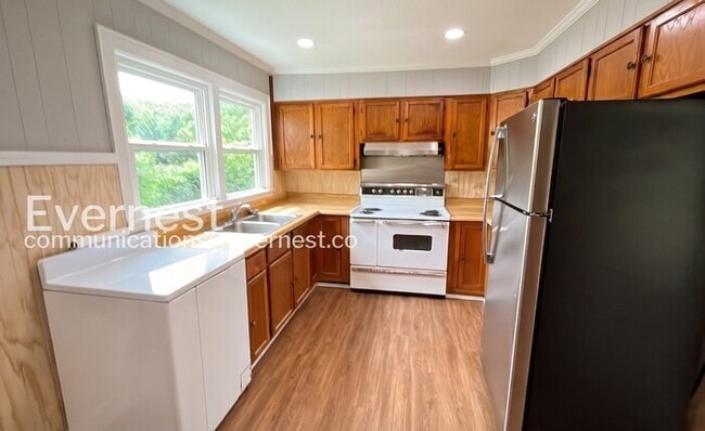 Building Photo - Simple Charm Meets Modern Comfort in Ringgold / 2 Bed & 1 Bath / Pet Friendly / Available Now!