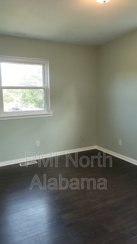 Building Photo - 3935 Mccalley Pl SW