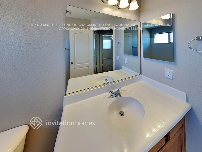 Building Photo - 1051 N 158th Ave