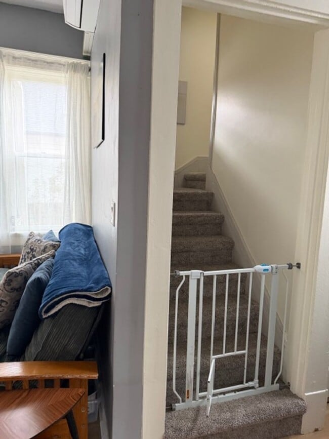 Building Photo - 1538 S 400 E