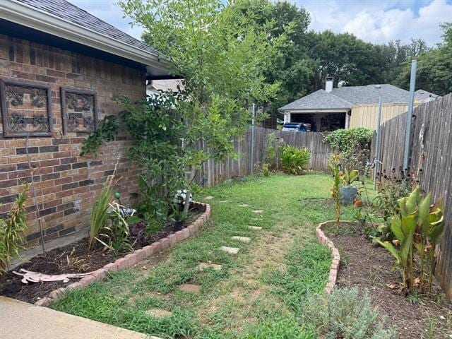 Building Photo - 703 Red Oak Dr