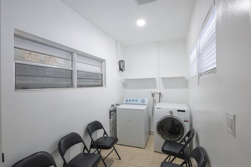 Building Photo - 4591 Purdy Ln