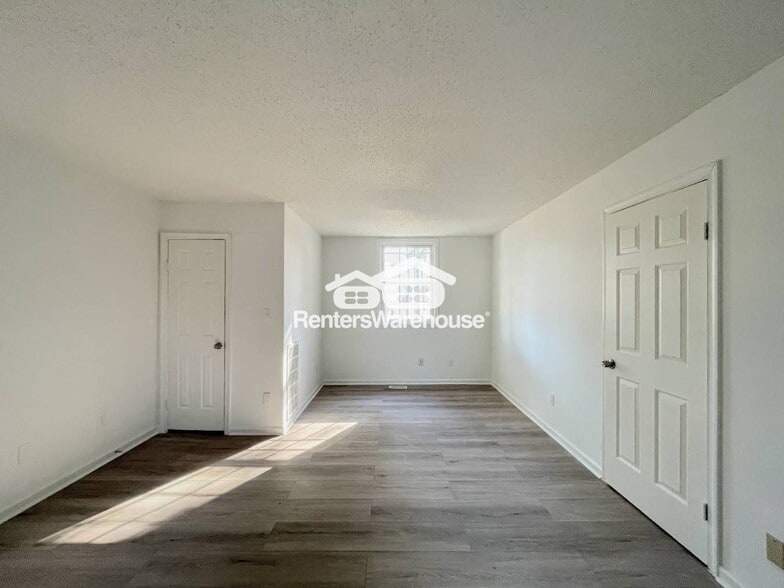 Building Photo - 1815 Beckwood Common