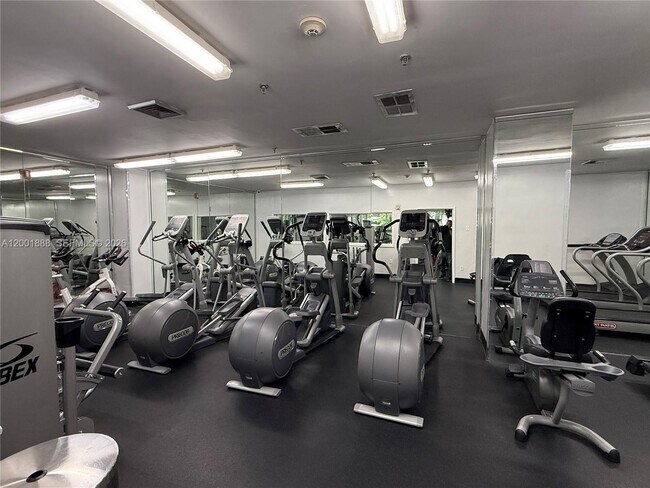 Building Photo - 850 N Miami Ave