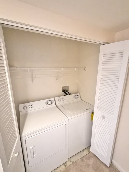 Building Photo - 655 Perrie Dr