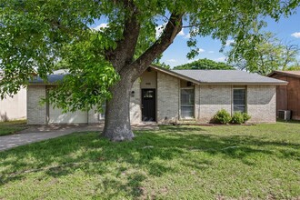 Building Photo - 9911 Dorset Dr