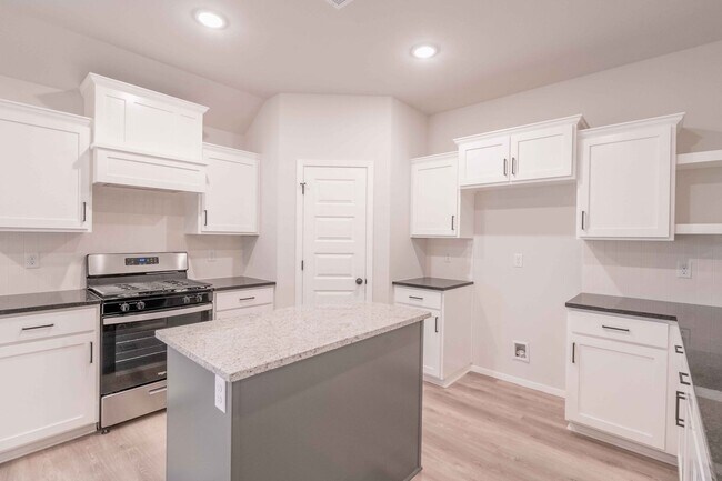 Building Photo - New Construction Home 4 Bed 3 Bath in Bixby!