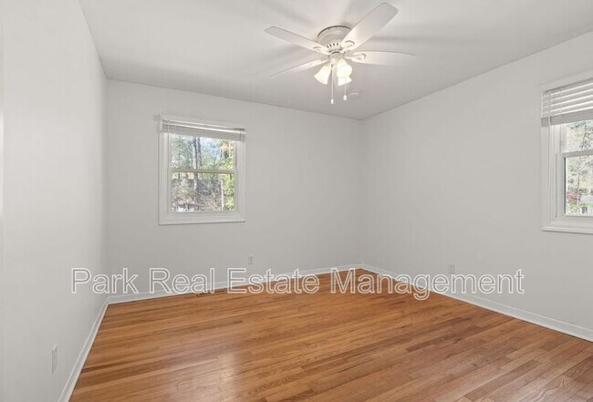 Building Photo - 8907 Rollingwood Rd