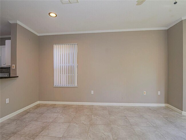 Building Photo - 5045 Fairways Cir