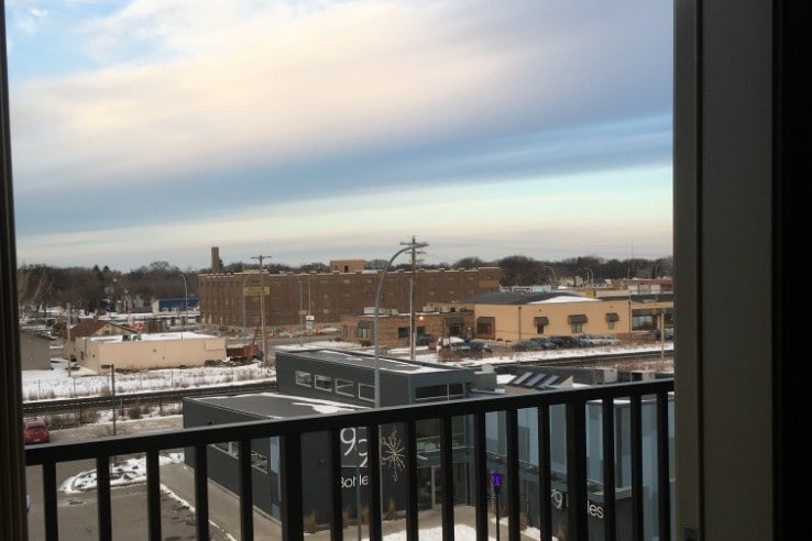 Building Photo - 913 Main Ave