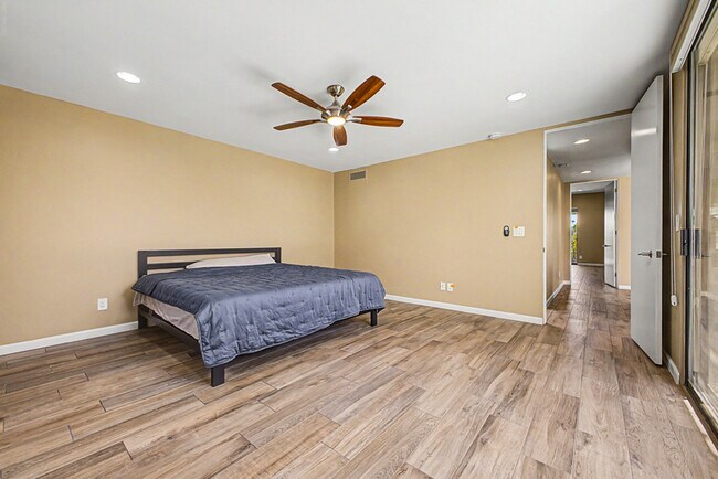 Building Photo - 7825 E San Carlos Rd