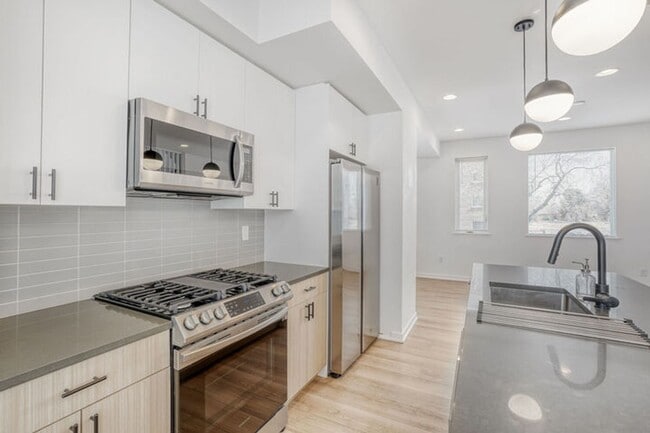 Building Photo - 3101 W 47th Ave