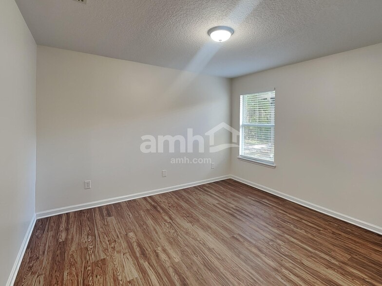 Building Photo - 1020 Beckingham Dr