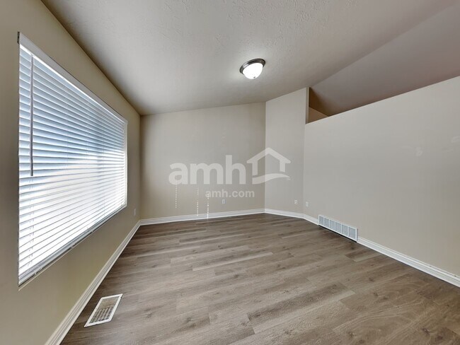 Building Photo - 96 N 1660 W