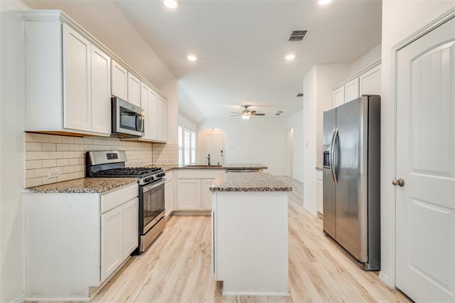 Building Photo - 2417 Larimar Dr