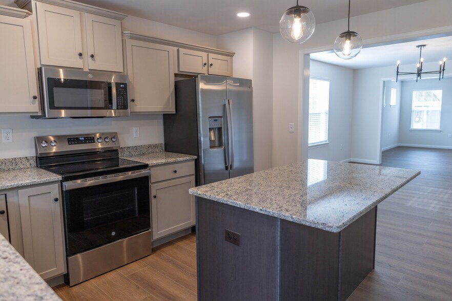 Building Photo - 83 Beech Tree Ct