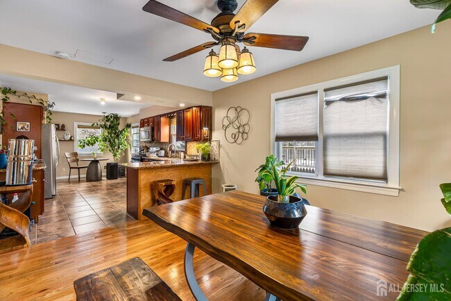 Building Photo - 165 MacArthur Ave