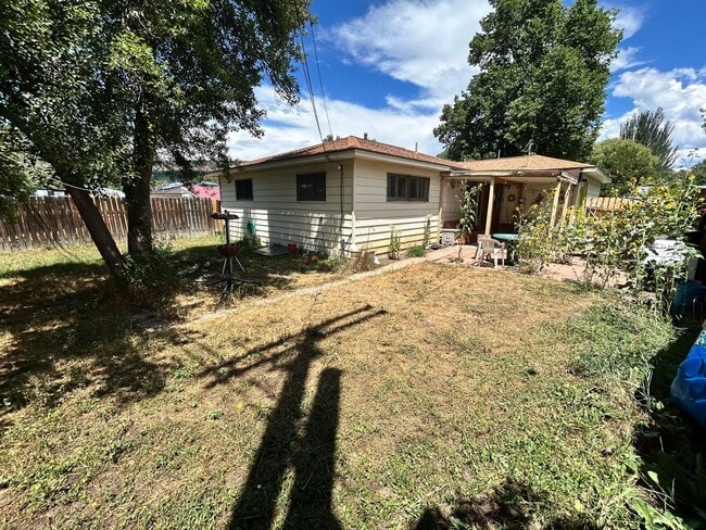 Building Photo - 2409 Thomas Ave