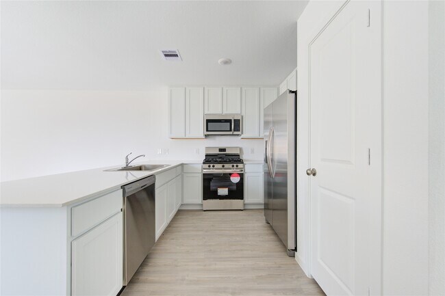 Building Photo - 26811 Prairie Smoke Ln