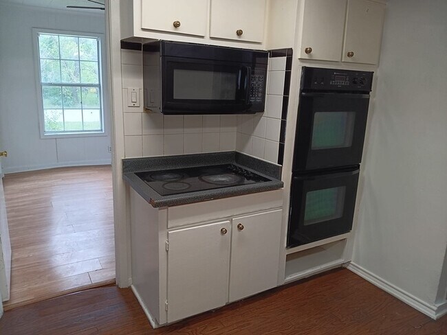 Building Photo - Great Rental Home in Dallas