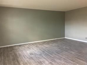 Building Photo - 144 Mansfield D
