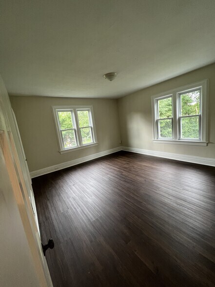 Bedroom 1 - 9 Glen Arden Ln