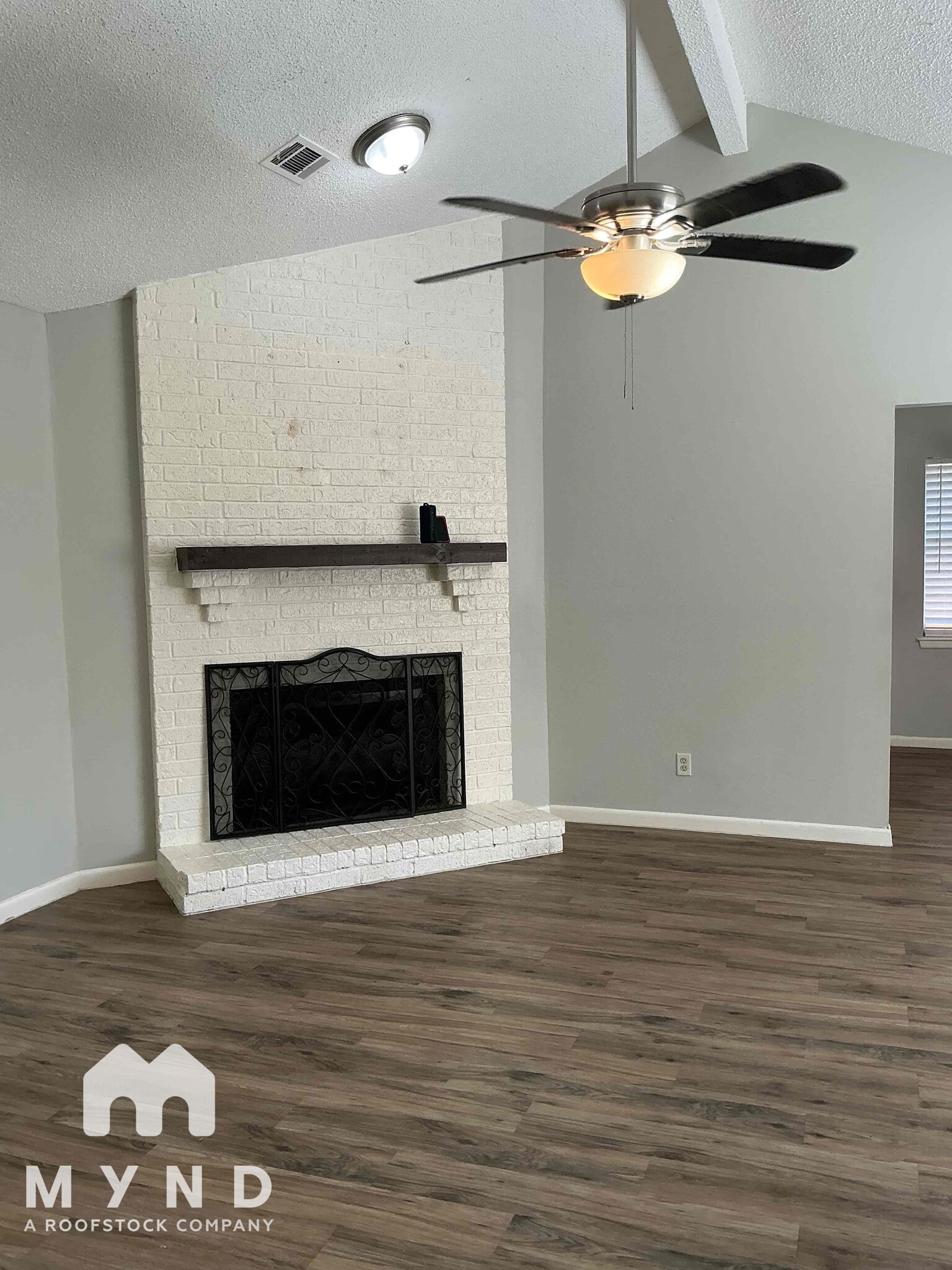 Building Photo - 1911 Bogatto St