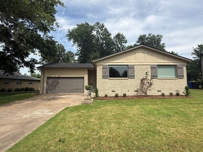 Building Photo - Broken Arrow Fully Remodeled Dream Home 3 Bedroom