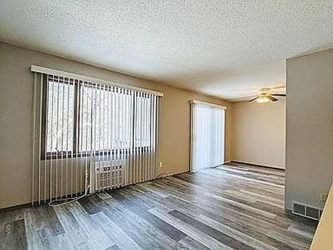 Building Photo - 230 Leighton Dr