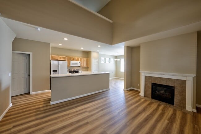 Building Photo - ARTS & CRAFTS GORGEOUS 2 STORY 3 BEDROOM + OFFICE 2.5 BATH. POOL, CLUBHOUSE, TENNIS INCLUDED!