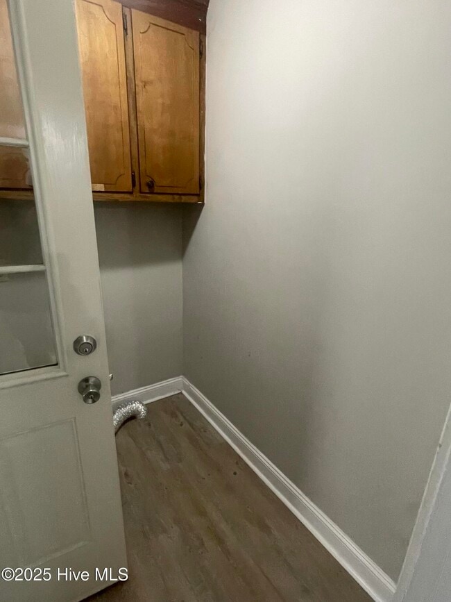 Building Photo - 1634 Bunch Ln