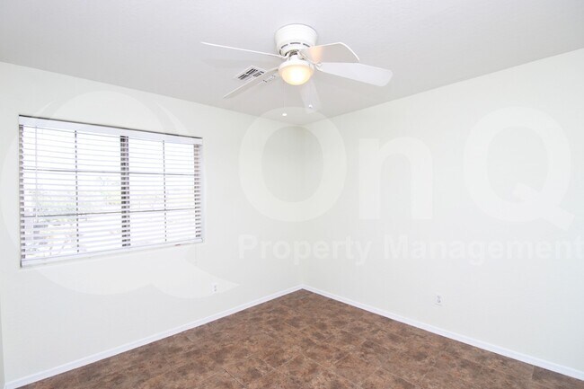 Building Photo - 13349 W Desert Rock Dr