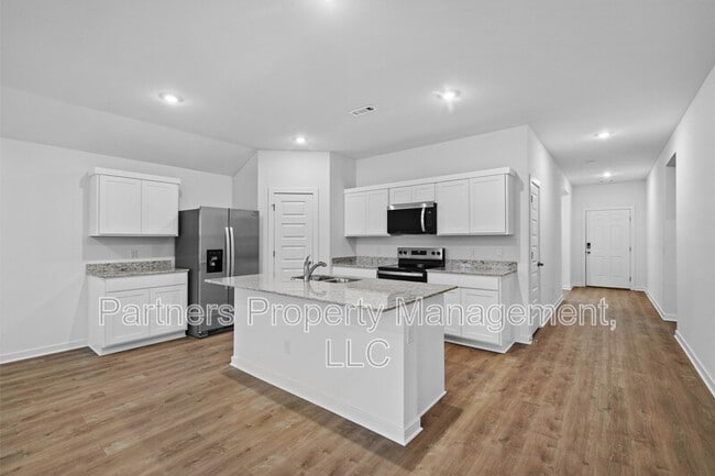 Building Photo - 941 Rentley St