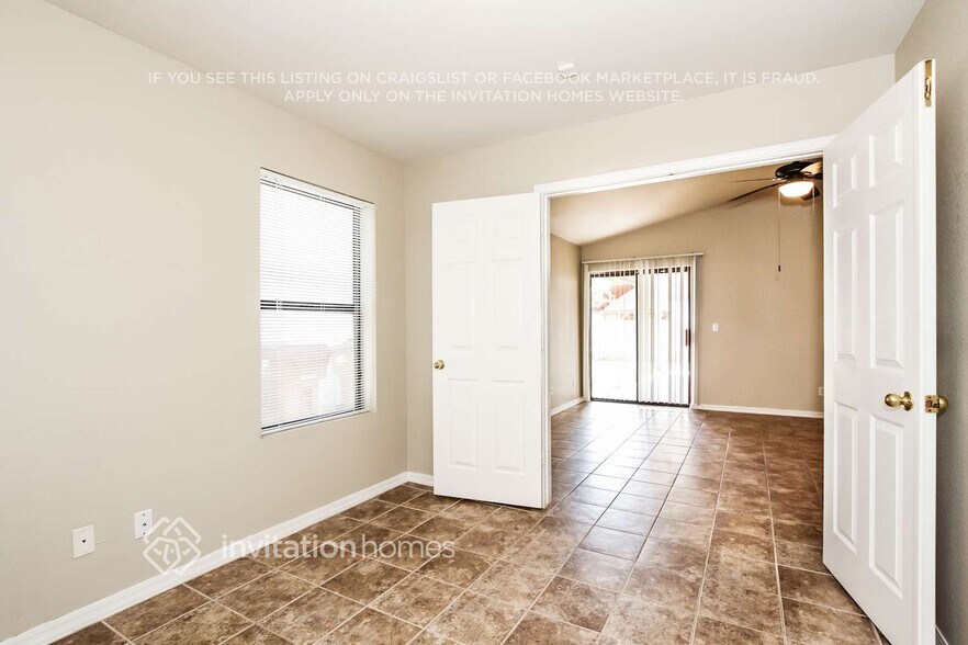 Building Photo - 11230 N 81st Ave