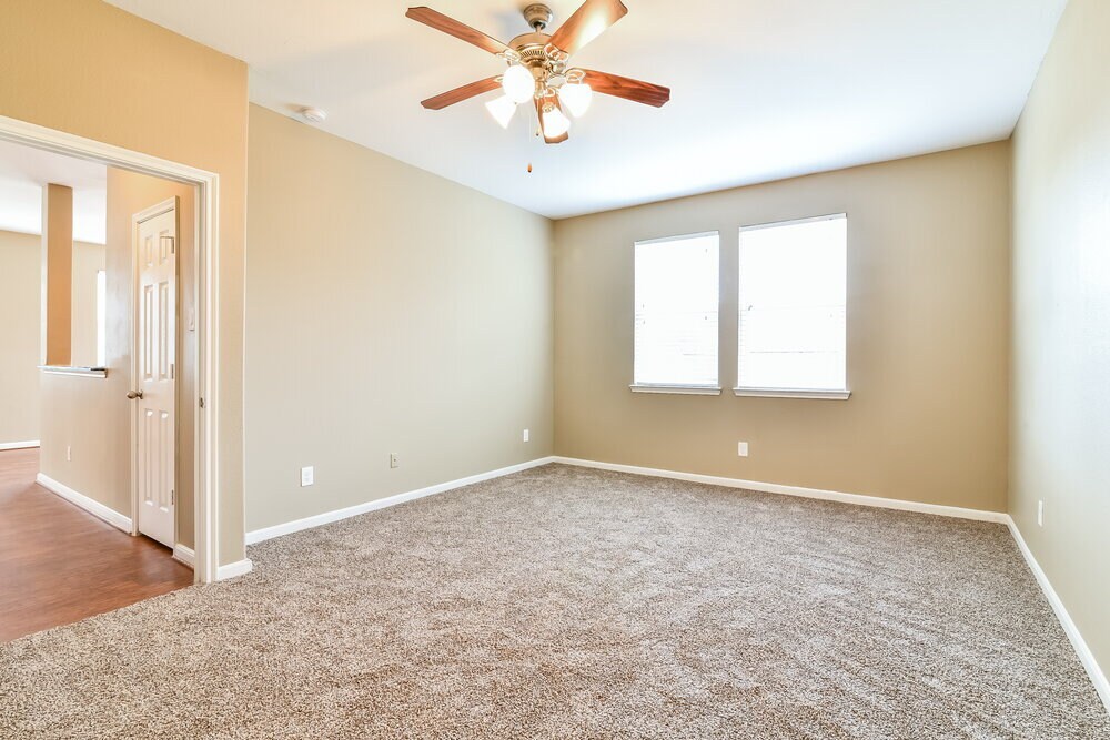 Building Photo - 2703 Sleepy Knoll Dr
