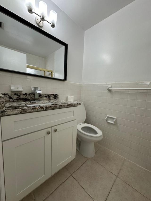 Building Photo - 10290 N Military Trl