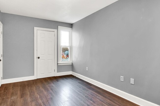 Building Photo - Coming Soon! Charming 3 Bedroom, 1.5 Bath ...